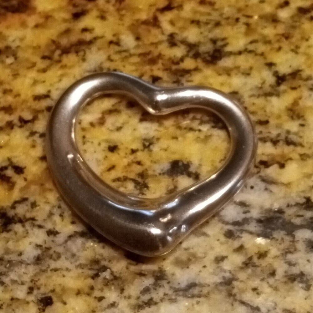 TIFFANY & CO STERLING HEART PENDANT. LARGE SIZE SIGNED ELSA PERETTI 925 SPAIN.